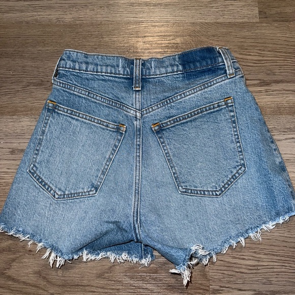 Abercrombie 90s Cut Off Shorts - Picture 5 of 6